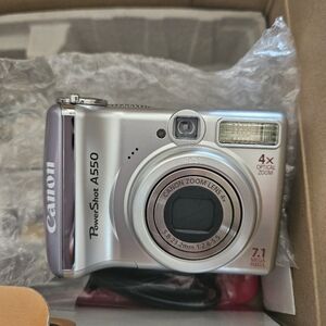 Canon PwerShot A550 7.1MP Digital Camera NEW